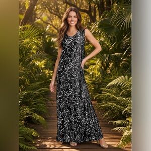 NWOT: size 30/32 soft and stretchy Black and White Sleeveless Maxi Dress